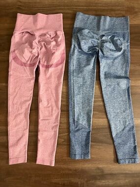 Women’s Pink and Blue Seamless High-Waist Leggings. For workouts ladies!